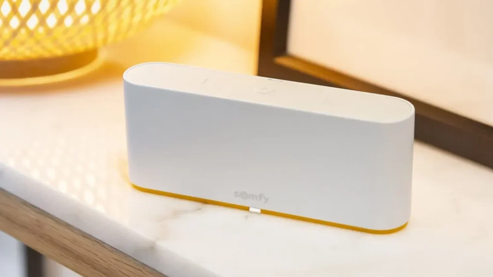 closeup-somfy-tahoma-switch