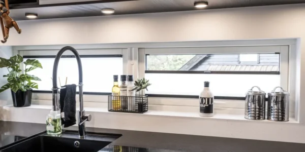 sandnes-markise_plissegardiner_SmallKitschenWindow Plisségardiner