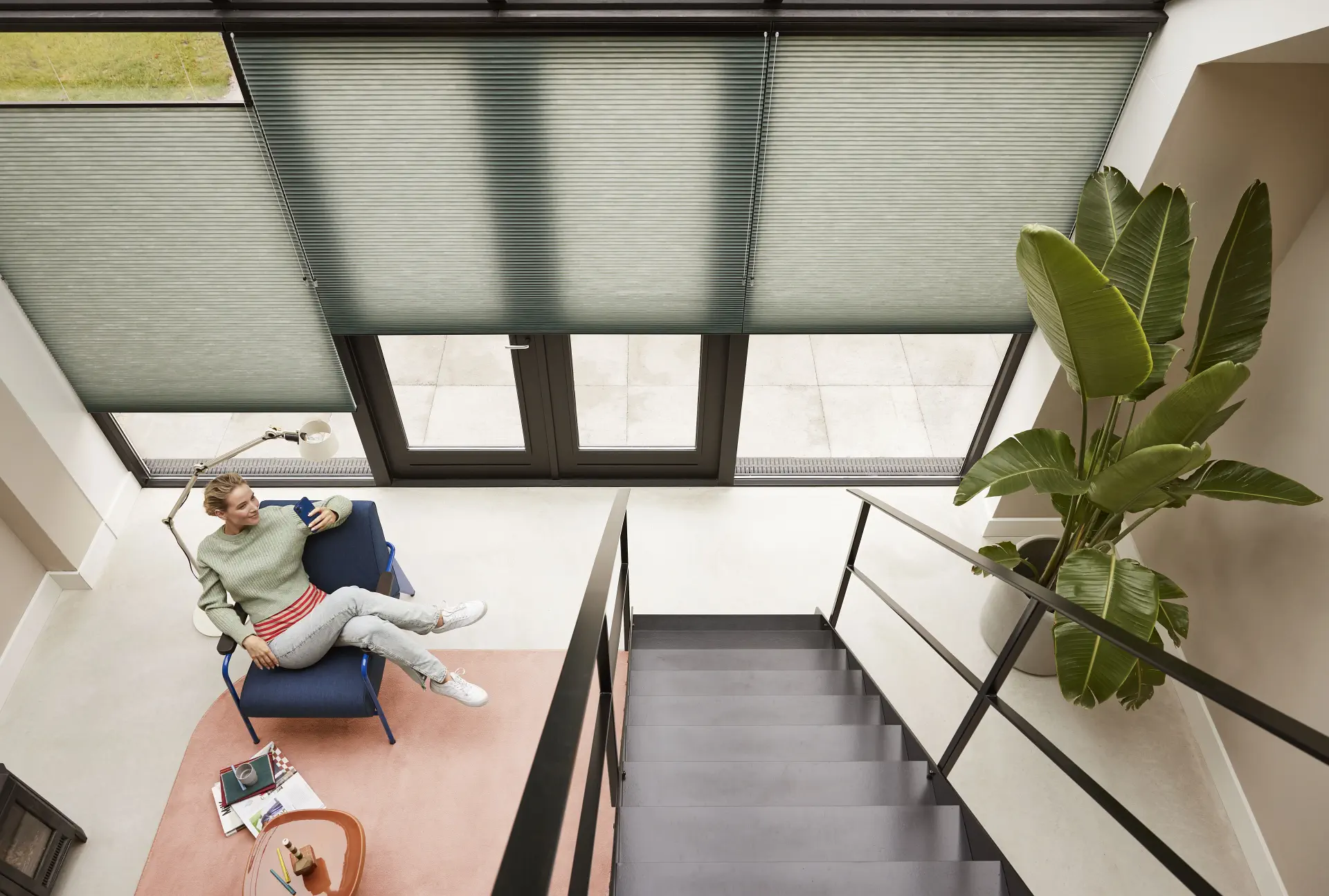 sandnes-markise_plissegardiner_duette-shades-full-room-photo-(1) sandnes-markise_plissegardiner_duette-shades-full-room-photo-(1)