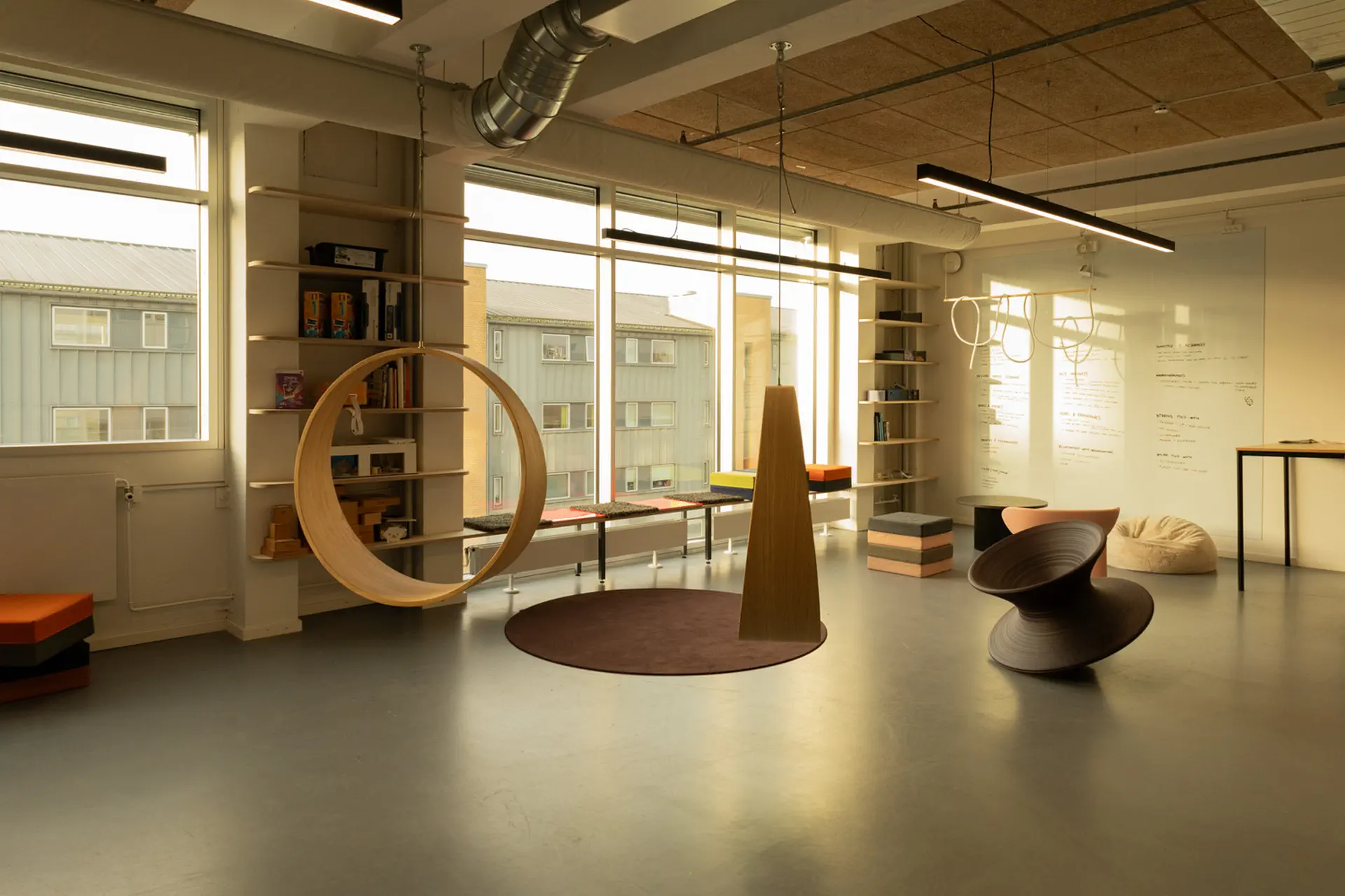 sandnes-markise_rullegardiner_fischer_kolding_designskole_rullegardin_moerklaegning_interior_kolding_009_landscape_web