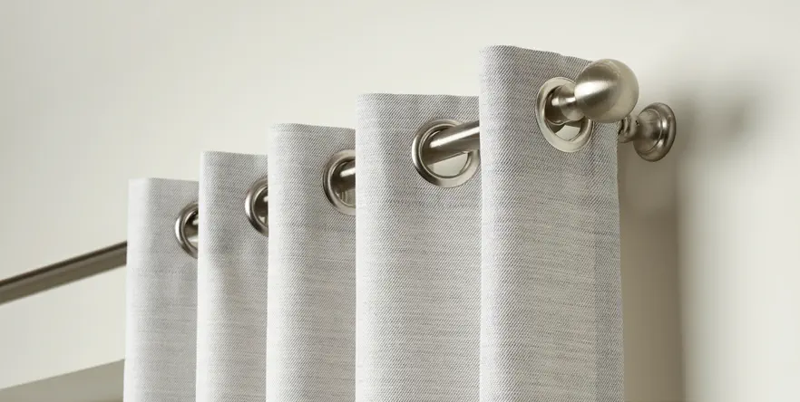 Metallringer brukes ved montering på gardinstang. Ringene har en innvendig diameter på 40 mm og sikrer en jevn og smidig bevegelse langs stangen.